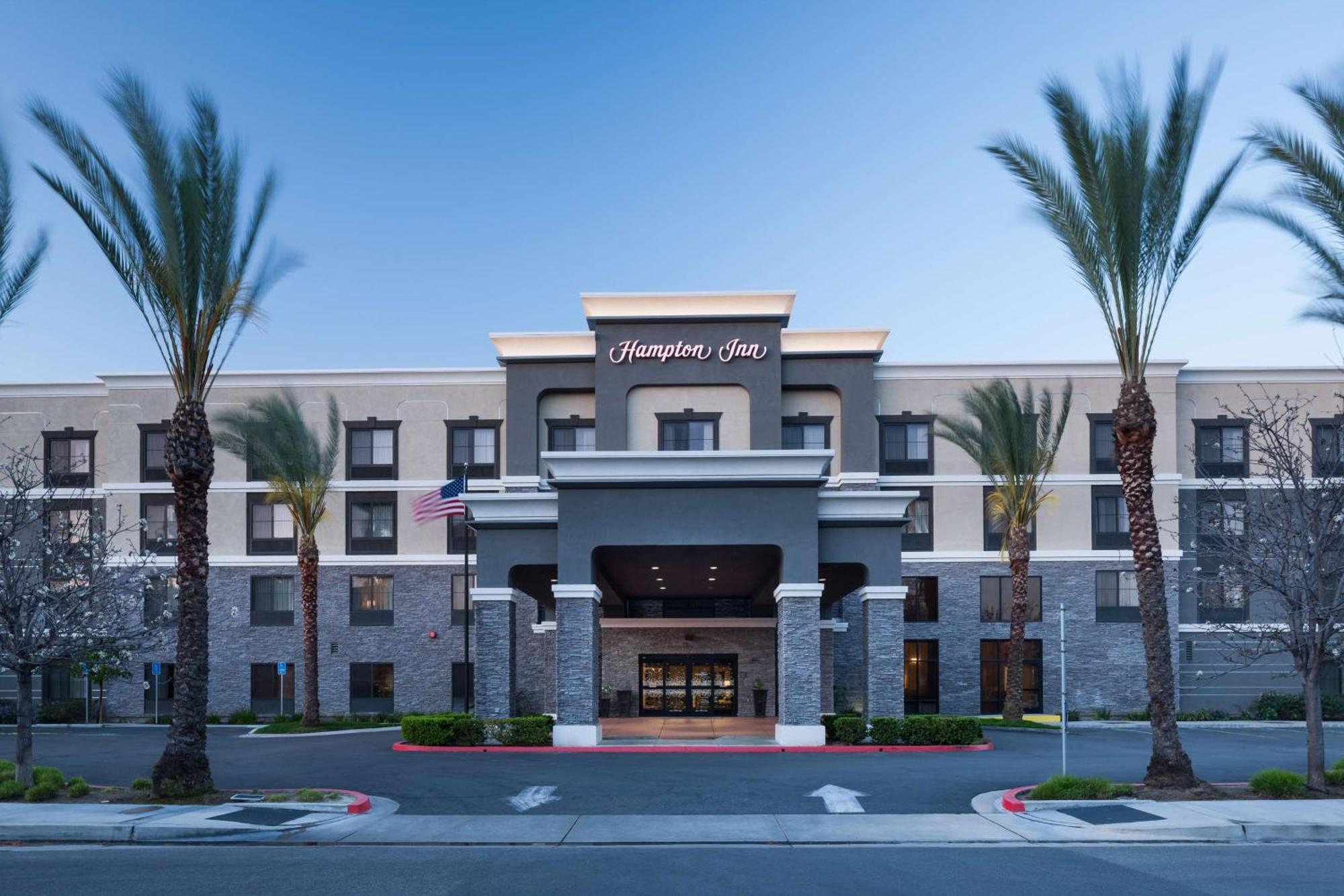 Hampton Inn Los Angeles Orange County Сайпресс Экстерьер фото